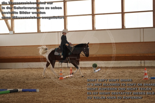 s_A_901676.JPG